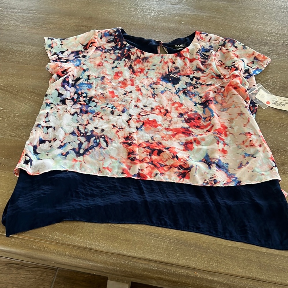 Women blouse. Size medium. New with tags